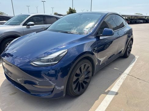 Used 2022 Tesla Model Y Performance AWD/4WD image 3