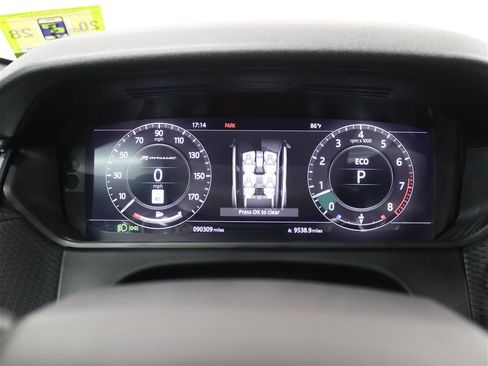 Used 2018 Land Rover Range Rover Velar R-Dynamic SE AWD/4WD image 35