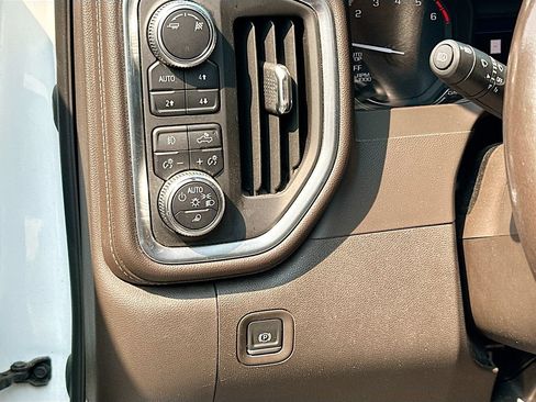 Used 2019 GMC Sierra 1500 SLT w/ SLT Premium Plus Package AWD/4WD image 10