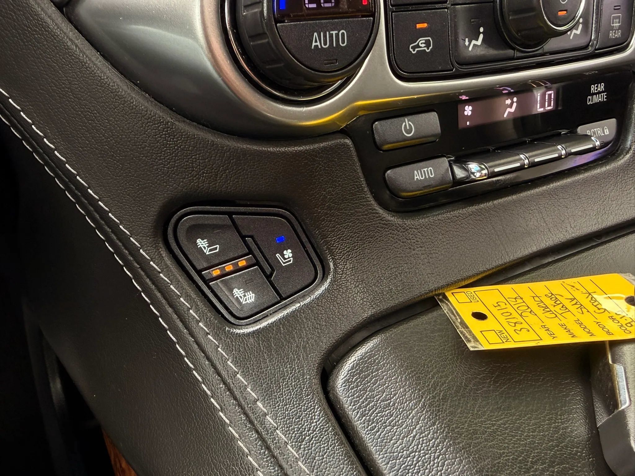 Used 2018 Chevrolet Tahoe Premier AWD/4WD image 25