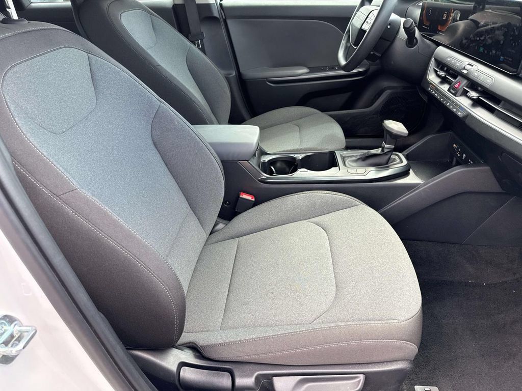 Certified 2025 Kia K4 FWD image 12