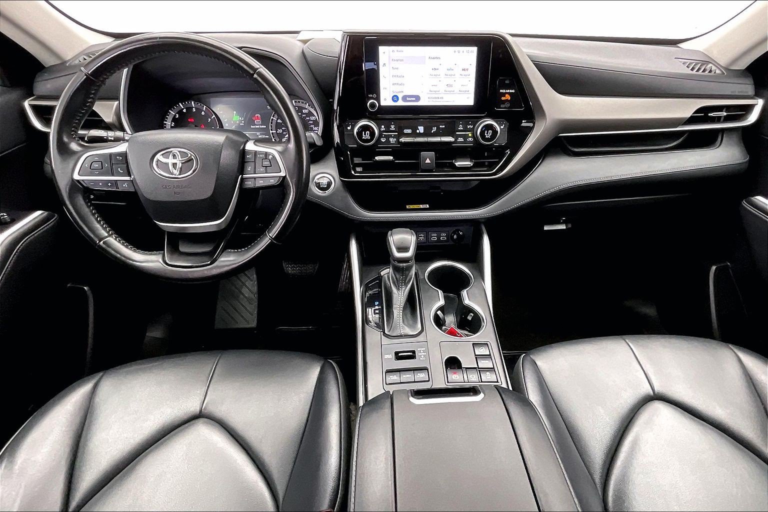 Used 2023 Toyota Highlander XLE AWD/4WD image 15