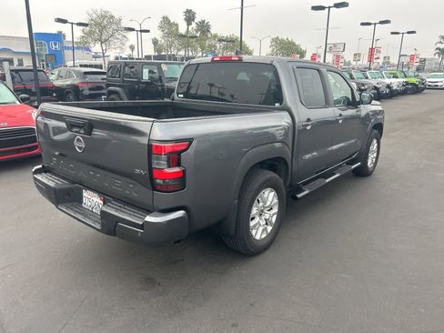 Used 2022 Nissan Frontier SV w/ Technology Package image 6