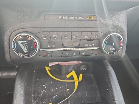 Used 2023 Ford Escape Active AWD/4WD image 12