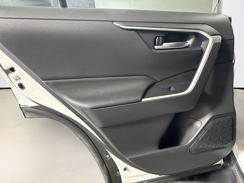 Used 2020 Toyota RAV4 XLE w/ Carpet Mat Package FWD image 26