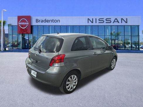 Used 2009 Toyota Yaris 2-Door Hatchback FWD image 5