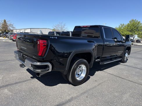 Used 2025 GMC Sierra 3500 SLT w/ SLT Convenience Package AWD/4WD image 7