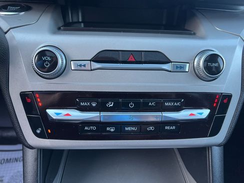 Certified 2022 Ford Explorer XLT w/ Equipment Group 202A image 30