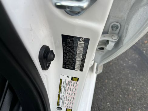 Used 2025 Toyota Corolla LE image 29