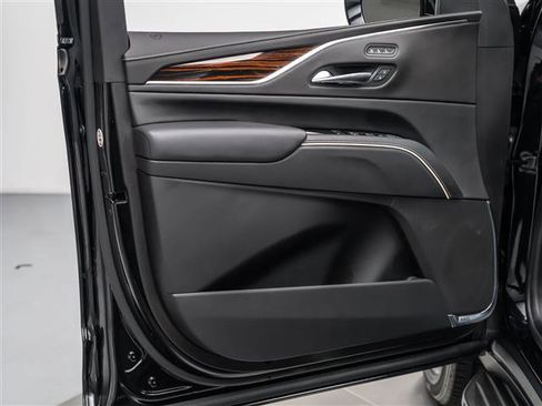 Used 2022 Cadillac Escalade Premium Luxury image 24