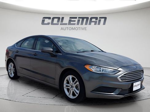 Used 2018 Ford Fusion SE w/ Fusion SE Technology Package FWD image 7