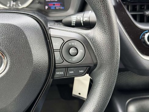 Certified 2022 Toyota Corolla LE FWD image 9