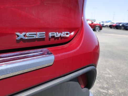 Used 2023 Toyota Highlander XSE AWD/4WD image 10