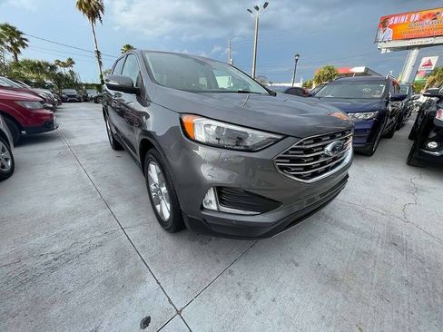 Used 2022 Ford Edge Titanium AWD/4WD image 3