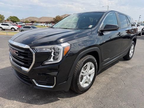Used 2024 GMC Terrain SLE FWD image 4