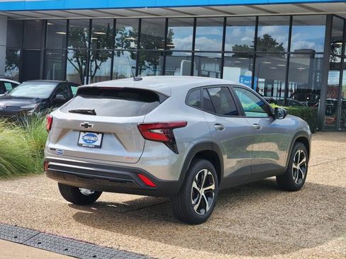 New 2026 Chevrolet Trax RS FWD image 4