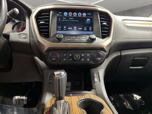 Used 2019 GMC Acadia Denali w/ Technology Package AWD/4WD image 33