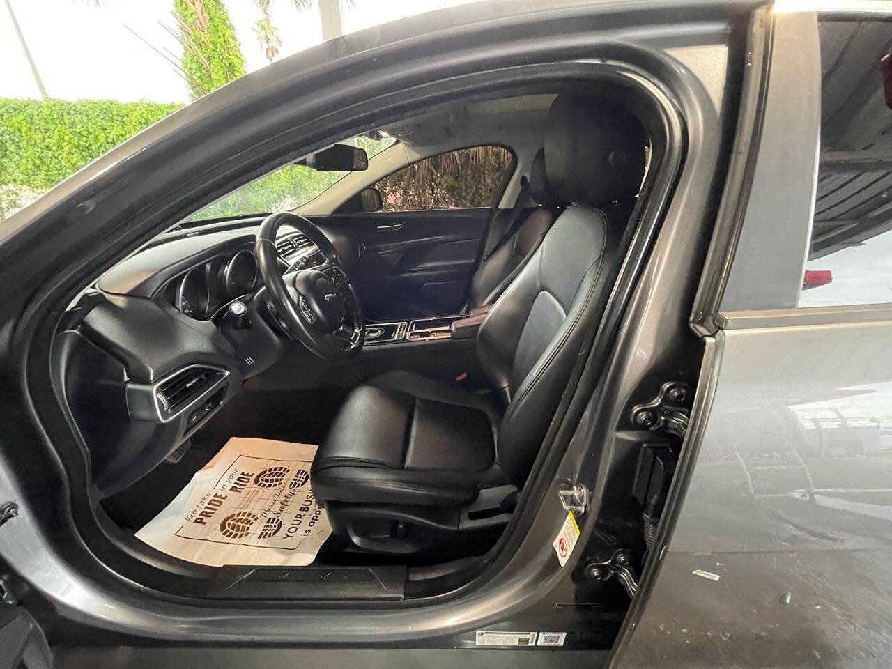 Used 2018 Jaguar XE Premium RWD image 6