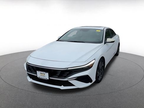 Used 2025 Hyundai Elantra Limited image 7