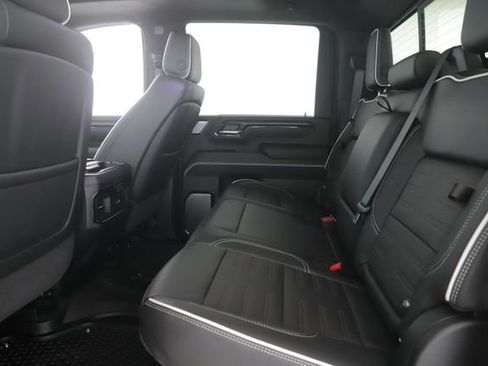 Used 2025 GMC Sierra 2500 AT4X image 30