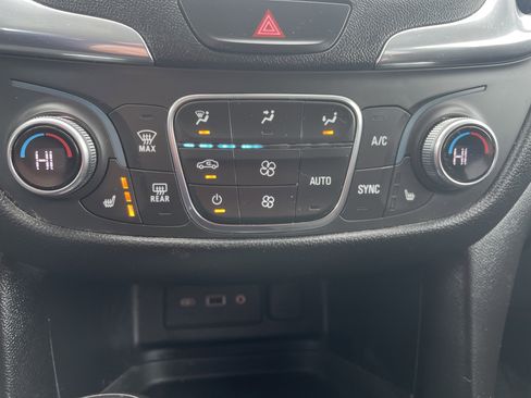 Used 2019 Chevrolet Equinox LT image 29