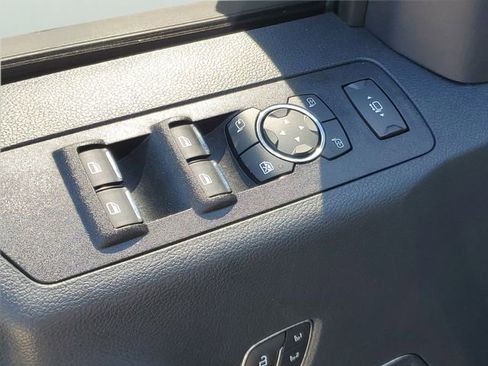 Used 2022 Ford F250 Lariat w/ Lariat Ultimate Package AWD/4WD image 18