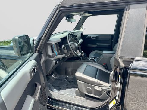 Used 2023 Ford Bronco Black Diamond AWD/4WD image 10