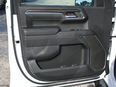 Used 2023 Chevrolet Silverado 1500 RST w/ Z71 Off-Road Package image 10