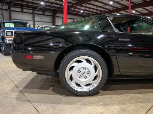 Used 1991 Chevrolet Corvette Coupe RWD image 9