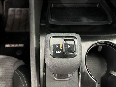 Used 2023 Nissan Rogue SV image 14