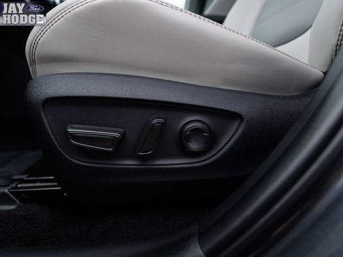 Used 2024 Toyota RAV4 XLE Premium image 20