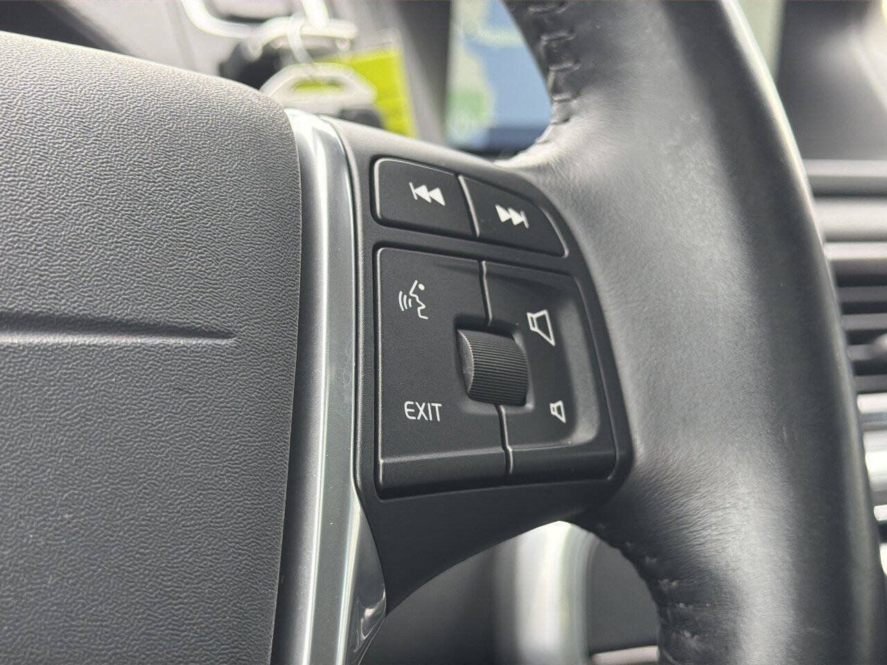 Used 2016 Volvo XC70 T5 Premier w/ Proximity Package AWD/4WD image 41