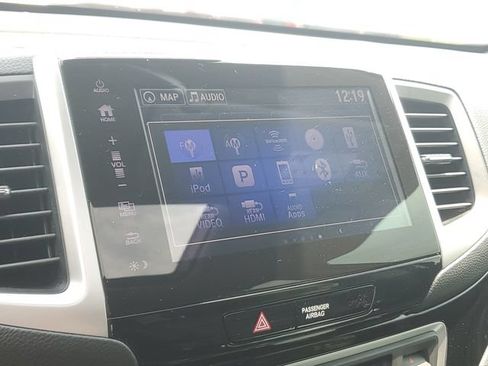 Used 2018 Honda Pilot Touring image 27