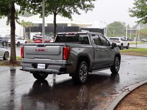 Used 2023 GMC Sierra 1500 Denali AWD/4WD image 9