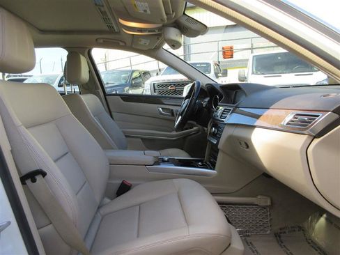 Used 2014 Mercedes-Benz E 350 4MATIC Sedan image 33