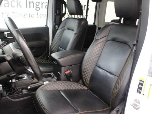 Used 2021 Jeep Wrangler Unlimited Sahara AWD/4WD image 15