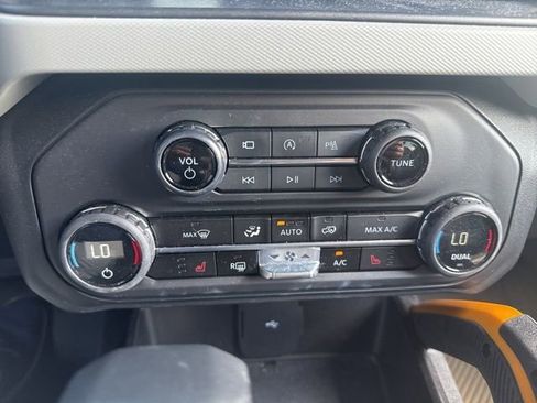Used 2023 Ford Bronco Badlands image 16
