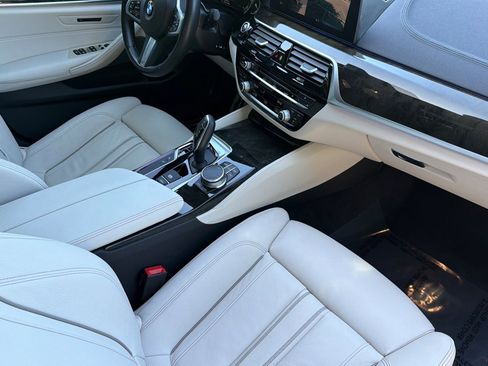 Used 2017 BMW 540i RWD image 19