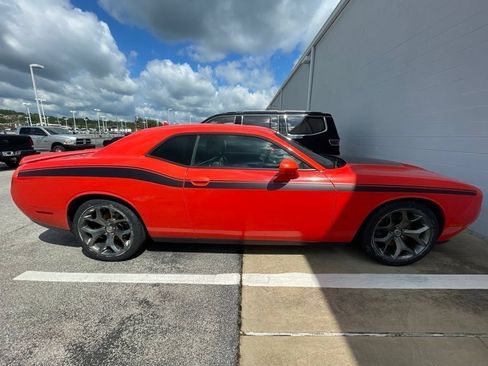 Used 2016 Dodge Challenger SXT Plus RWD image 4
