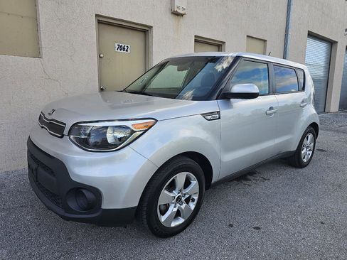 Used 2018 Kia Soul ! FWD image 3