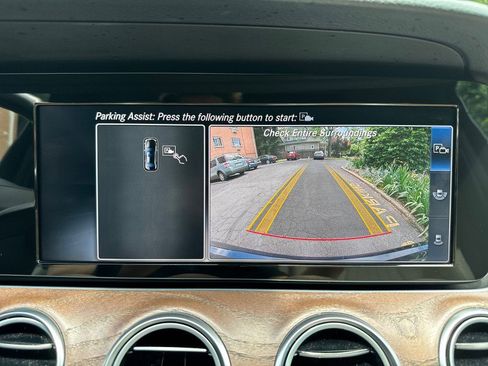 Used 2017 Mercedes-Benz E 300 4MATIC image 24