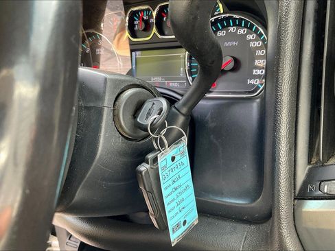 Used 2019 Chevrolet Silverado 2500 LT AWD/4WD image 16