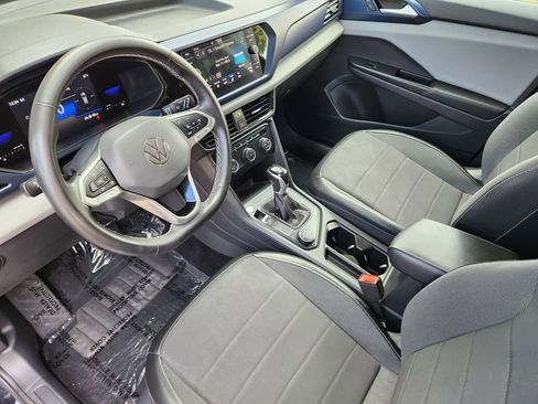 Used 2022 Volkswagen Taos SE image 9