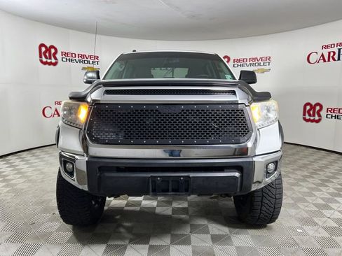 Used 2016 Toyota Tundra SR5 w/ SR5 Upgrade Package RWD image 2