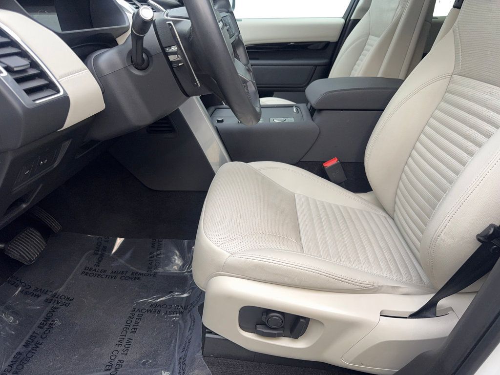 Used 2025 Land Rover Discovery S AWD/4WD image 27