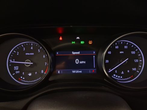 Used 2023 Buick Encore GX Essence w/ Experience Buick Package FWD image 7
