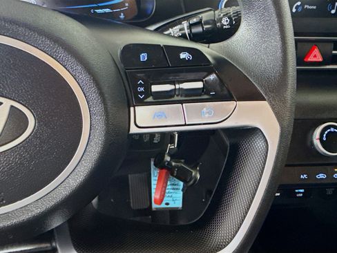 Used 2025 Hyundai Elantra SE image 15