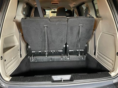 Used 2017 Dodge Grand Caravan SE w/ UConnect Hands-Free Group FWD image 22