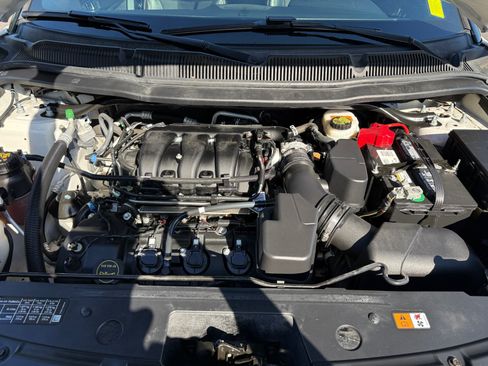 Used 2019 Ford Explorer XLT w/ Equipment Group 202A AWD/4WD image 20
