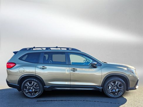 Used 2025 Subaru Ascent Onyx Edition image 40